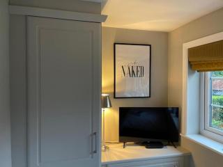 2 Bed 'Cosy Cottage' Central Bawtry High End Decor - 3