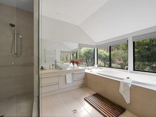 Jarrah Grove Forest Retreat - Adults Only Luxury Chalet - Rosa Glen - 8