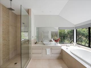 Jarrah Grove Forest Retreat - Adults Only Luxury Chalet - Rosa Glen - 9