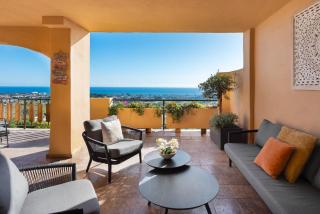 Deluxe 2-Bedroom with Breathtaking Views - Estepona - 8