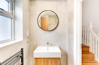 Charming Elegance at The Pontcanna Pearl - Prime Location with Comfort and Style - 6