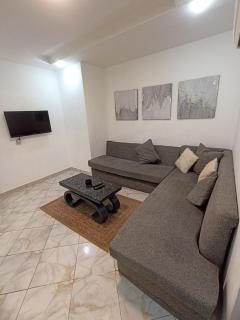 Golden in Tower 1 - 4