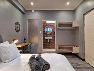 S2 Stoked Apartment - Muizenberg - 9