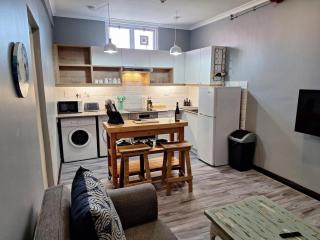 S2 Stoked Apartment - Muizenberg - 1