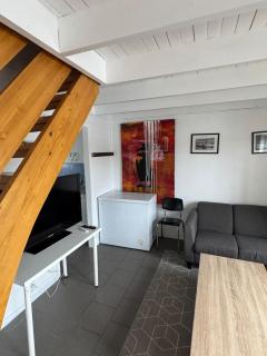 Cozy Oceanfront Escape - 6