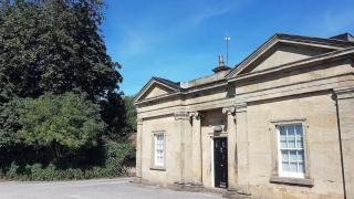 Listed lodge building overlooking Himley Park - Himley - 8