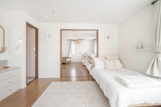 One minute drive to Moiwa ski field - 14 minutes to downtown - Sapporo - 4