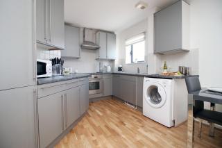 Dray Court - Hyper Central 2 Bedroom Apartment - 5