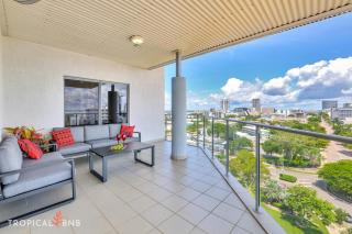 Penthouse Vibes Amazing Views from Top Floor - 8