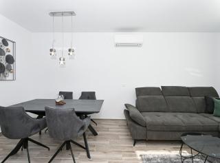 Stylish Kaštela Apartment with Modern Amenities and Free Parking - Kaštela - 4