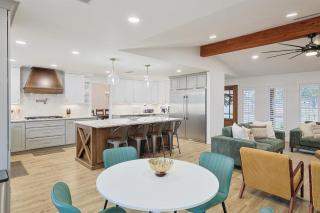 Lone Star Getaway, 5BD, 3BA w Game Room & Backyard - McKinney - 7