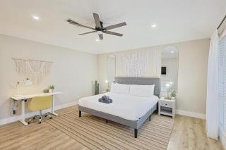 Lone Star Getaway, 5BD, 3BA w Game Room & Backyard - McKinney - 2