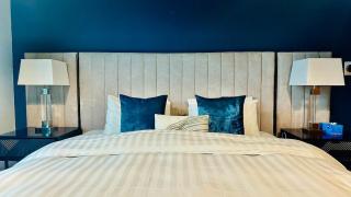 Dubai I Burj Residence Retreat I Piano & Workstation - 8