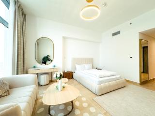 Modern Studio Living in JVC's Regina Tower - 8