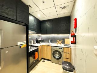 Modern Studio Living in JVC's Regina Tower - 5