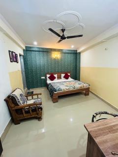 Sainik guest house - Lucknow - 7