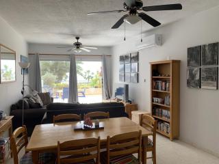 King's Palace - spacious 2 bed, 2 bath with sea and pool views - 6