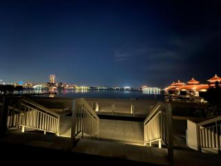 Luxurious Home by the beach in the Palm Jumeirah - 4