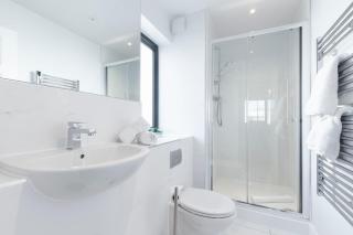 Elliot Oliver - The Old Surgery - Stunning 4 Bedroom Home With Parking In Cheltenham - Cheltenham - 3