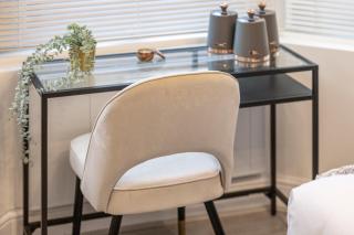 Sleek Cityscape, Modern Studio with Kitchenette - Londen - 7