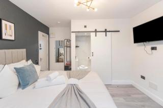 Sleek Cityscape, Modern Studio with Kitchenette - Londen - 2