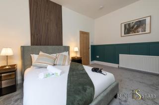 Luke Stays - Welbeck Road - 9