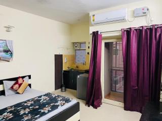 Cozy and Comfortable Stay At Vrindavan - 1