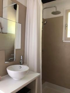 Chambre en centre ville avec jacuzzi - Nimes - 3