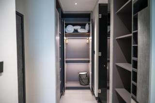 LUX Brand new 1BR in JLT - 4