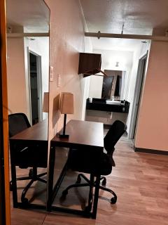Studio City Suites, a Travelodge by Wyndham - 7
