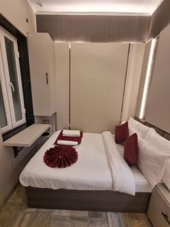 Lucky Restaurant & Guest House Near Taj Mahal - Agra - 1