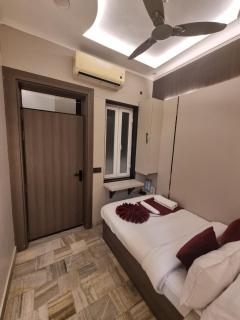 Lucky Restaurant & Guest House Near Taj Mahal - Agra - 2