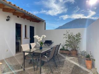 Casa Nuria, Haus Im Zentrum Von Pollensa, 10 Meter Von Der Calvario Treppe Entfernt, Für 6 Personen, Mit Wifi Und Klimaanlage, - Pollença - 0