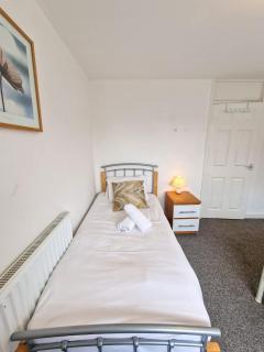 Lovely Kirkby Flat by City SuperHost - 2