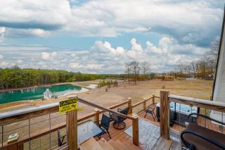 Fall Foliage Retreat Hot Tub and Pond Deck - Bryant - 5