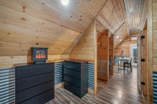 Fall Foliage Retreat Hot Tub and Pond Deck - Bryant - 2