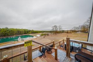 Fall Foliage Retreat Hot Tub and Pond Deck - 1