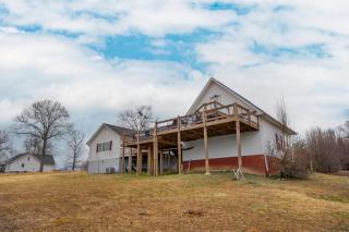 Fall Foliage Retreat Hot Tub and Pond Deck - 9