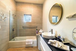 Modern Santa Fe Baca Railyard Apartment with Terrace - 7