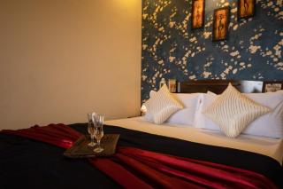 Lifeline Villas - Miracle Luxurious 3bhk Valley Edge Infinity Pool Villa - Mahabaleshwar - 2