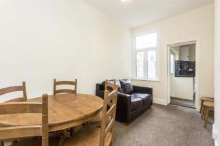 The Fratton Crib - Portsmouth - 3
