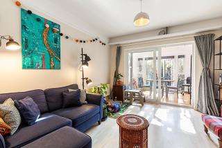 Stylish & Spacious 3-Bed Home in Vibrant Bow - Londra - 0