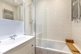 Stylish & Spacious 3-Bed Home in Vibrant Bow - 6