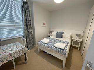 Lovely seafront 2 bedroom Apartment 4 - Aberdyfi - 2