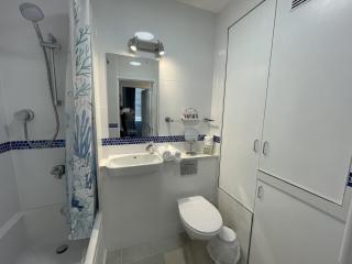 Lovely seafront 2 bedroom Apartment 4 - Aberdyfi - 1