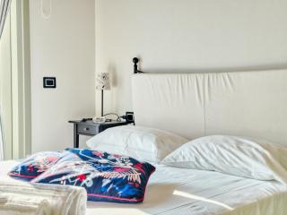 PANORAMIC LAKE ISEO VIEW HOUSE WITH POOL - free box car - 7