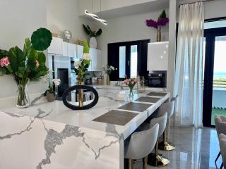 Wyndham 4BR Penthouse Ocean View - Carmelita - 1
