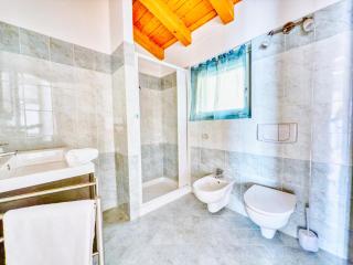 PANORAMIC LAKE ISEO VIEW HOUSE WITH POOL - free box car - Parzanica - 5