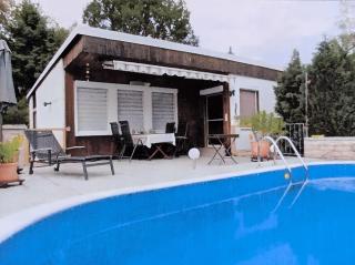 Idyllisches Ferienhaus mit Pool, Blick und großem Grundstück - Radebeul - 0