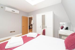 Modern Two-Bedroom Apartment in Paddington - London - 3